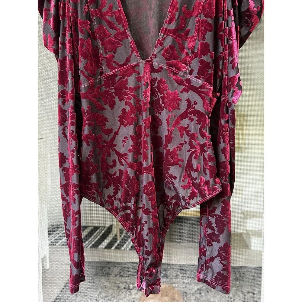 Intimately Free People Magic Hour Bodysuit Size Small Velvet Burnout Red Black